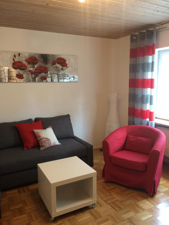 Ferienwohnung Im Gruenen Illschwang ภายนอก รูปภาพ