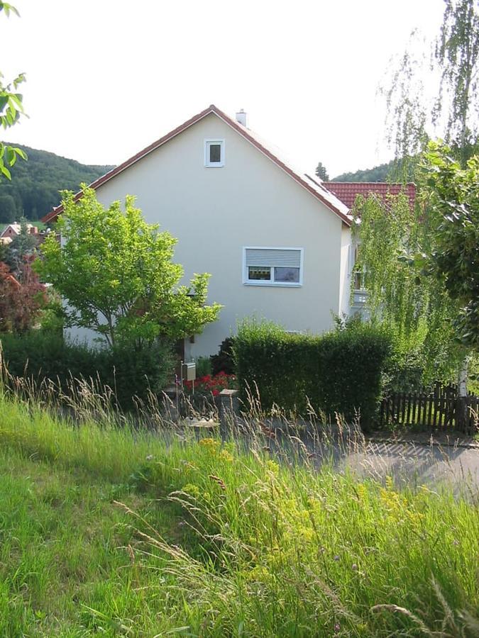 Ferienwohnung Im Gruenen Illschwang ภายนอก รูปภาพ