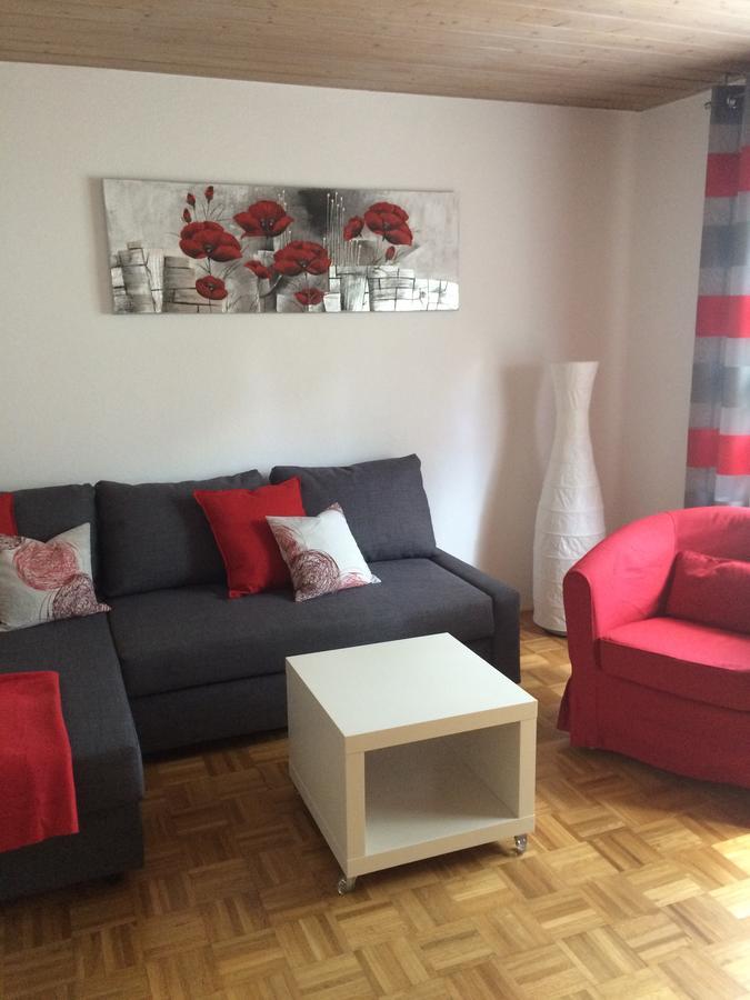 Ferienwohnung Im Gruenen Illschwang ภายนอก รูปภาพ