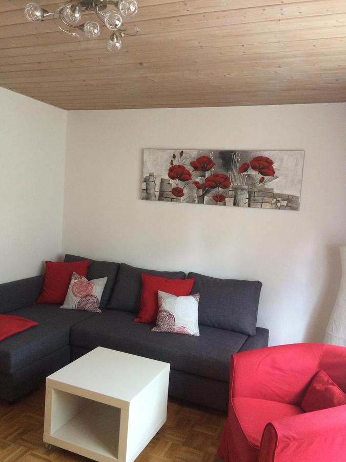 Ferienwohnung Im Gruenen Illschwang ภายนอก รูปภาพ
